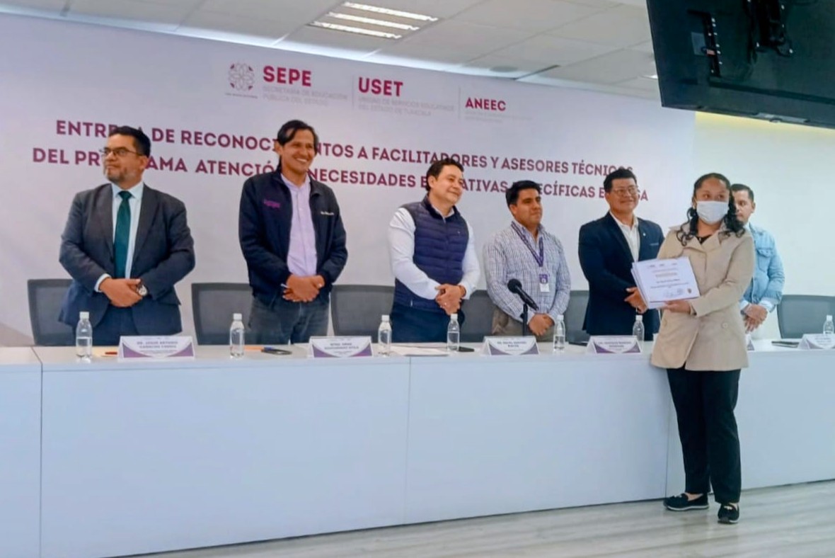 Estudiantes de Educación Especial UATx promueven la inclusión social desde el entorno familiar